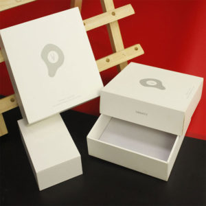 Earphone packaging box